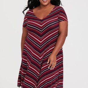Torrid Size 6 Mini Super Soft Trapeze Dress, Burgundy & White Chevron St…